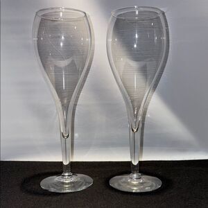 Elegant Clear Glass Champagne Flutes